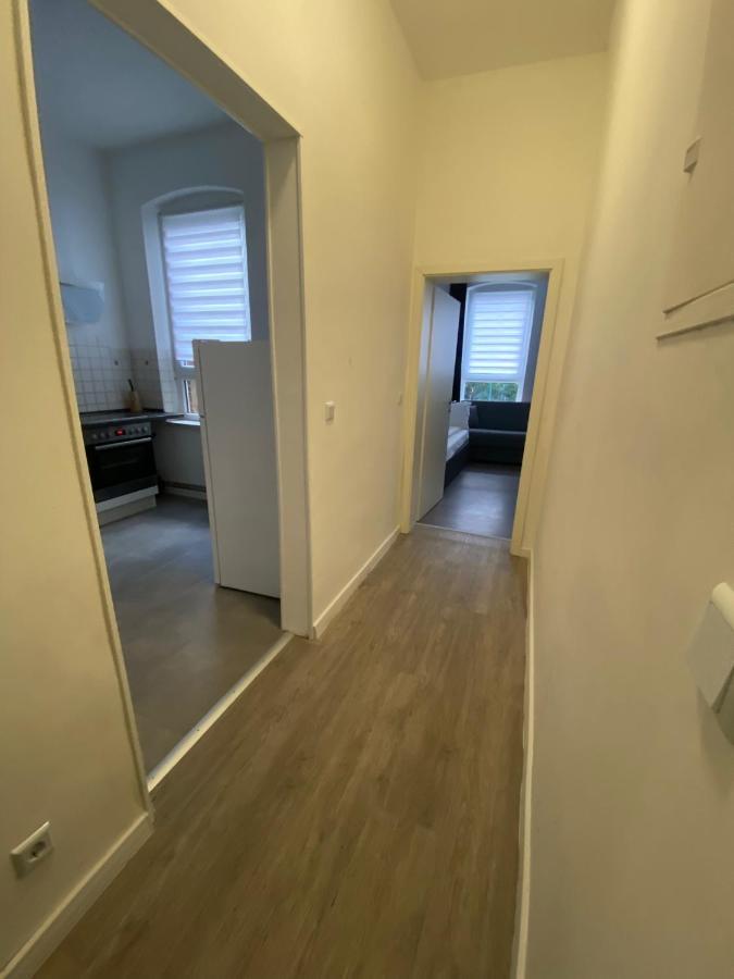 Modernes Apartment Mit 2 Schlafzimmern Und Privatparkplatz Nahe Innenstadt Neumünster Exteriör bild