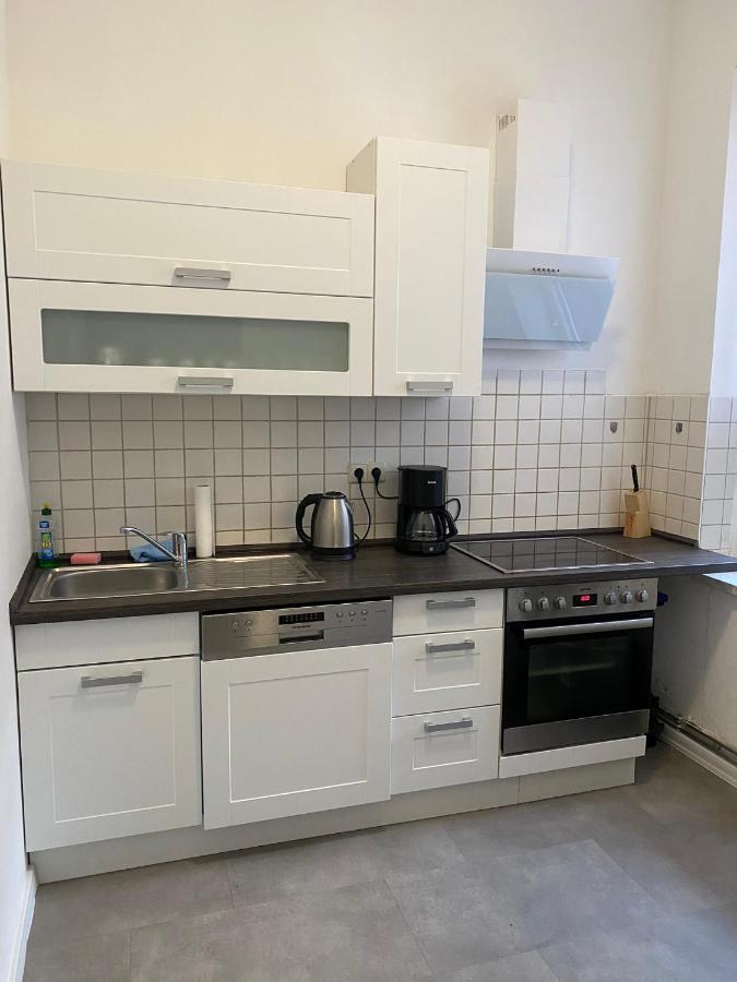 Modernes Apartment Mit 2 Schlafzimmern Und Privatparkplatz Nahe Innenstadt Neumünster Exteriör bild