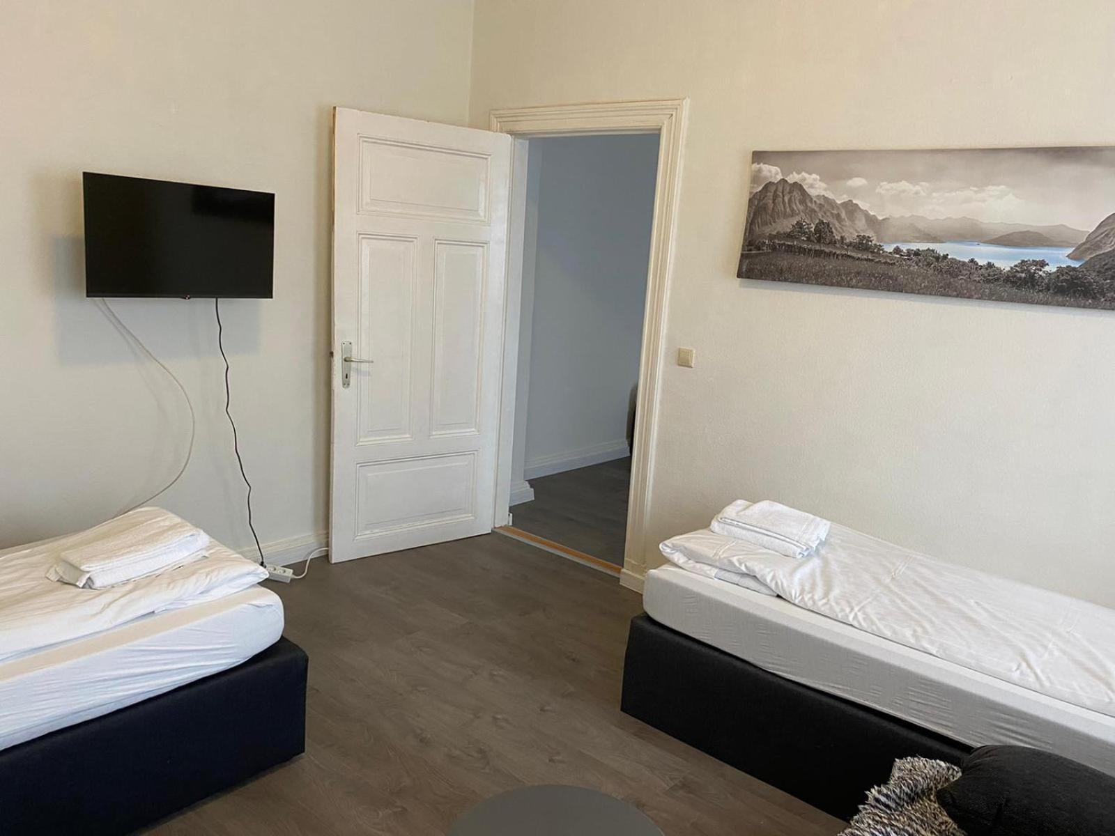 Modernes Apartment Mit 2 Schlafzimmern Und Privatparkplatz Nahe Innenstadt Neumünster Exteriör bild