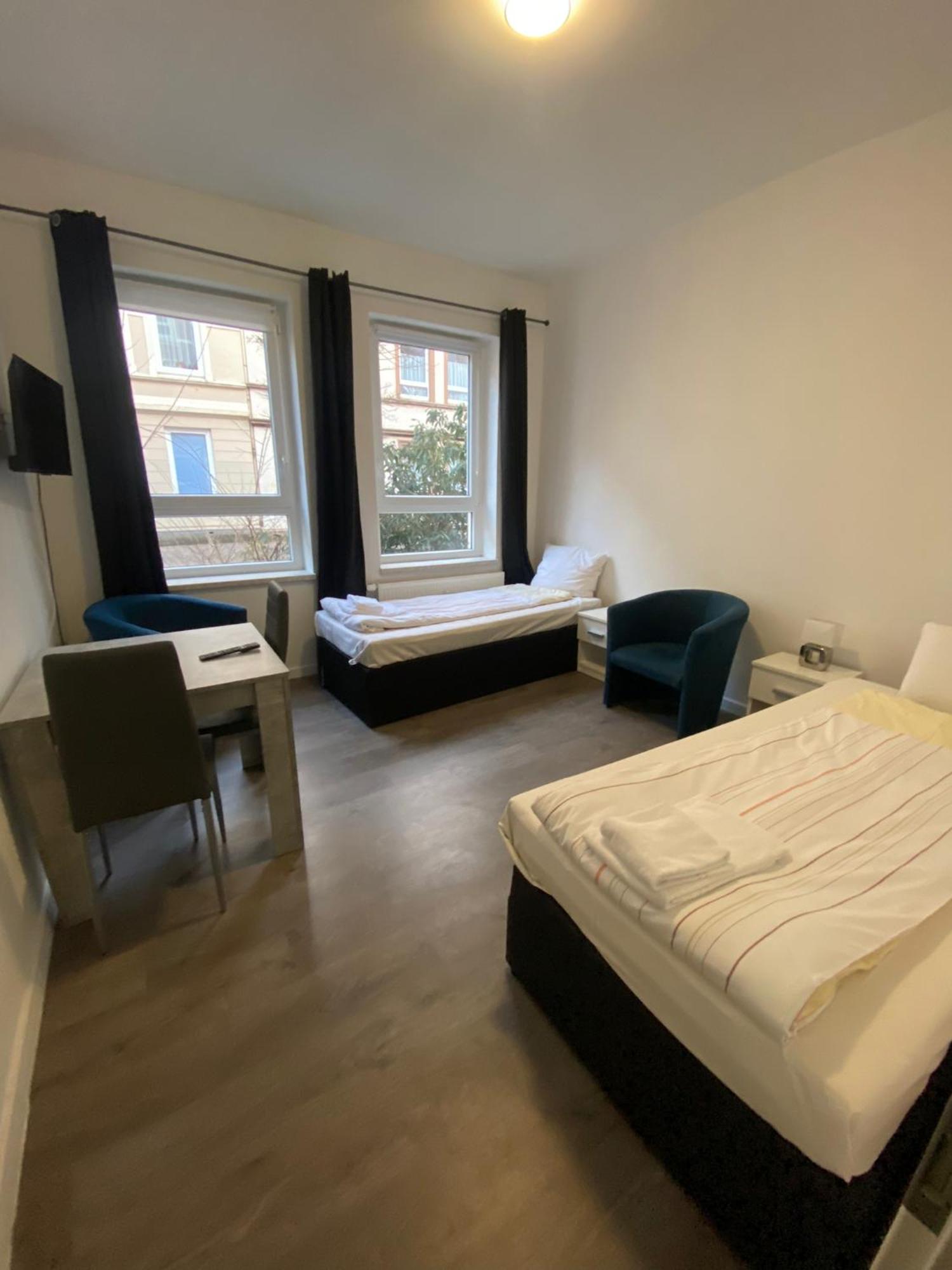 Modernes Apartment Mit 2 Schlafzimmern Und Privatparkplatz Nahe Innenstadt Neumünster Exteriör bild