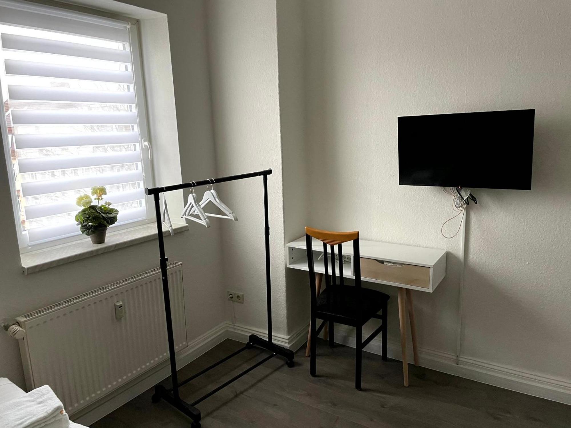 Modernes Apartment Mit 2 Schlafzimmern Und Privatparkplatz Nahe Innenstadt Neumünster Exteriör bild