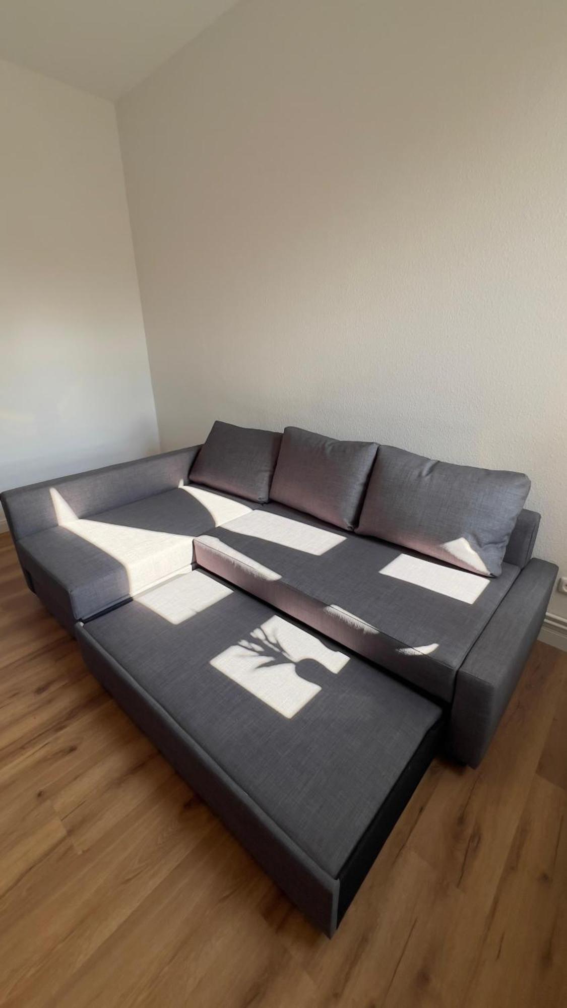 Modernes Apartment Mit 2 Schlafzimmern Und Privatparkplatz Nahe Innenstadt Neumünster Exteriör bild