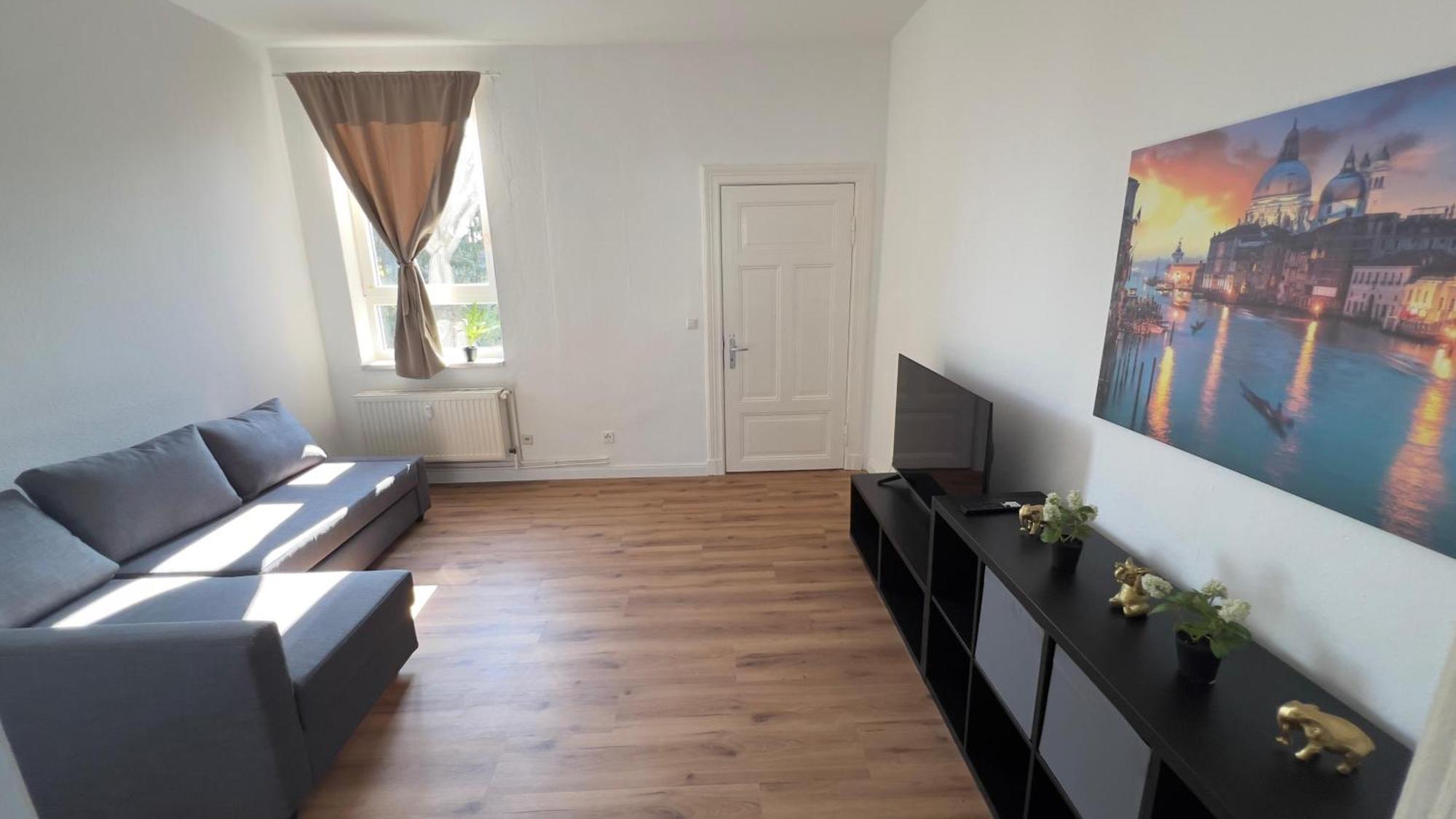 Modernes Apartment Mit 2 Schlafzimmern Und Privatparkplatz Nahe Innenstadt Neumünster Exteriör bild