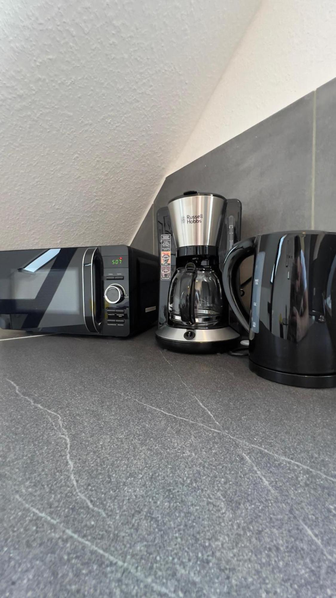 Modernes Apartment Mit 2 Schlafzimmern Und Privatparkplatz Nahe Innenstadt Neumünster Exteriör bild